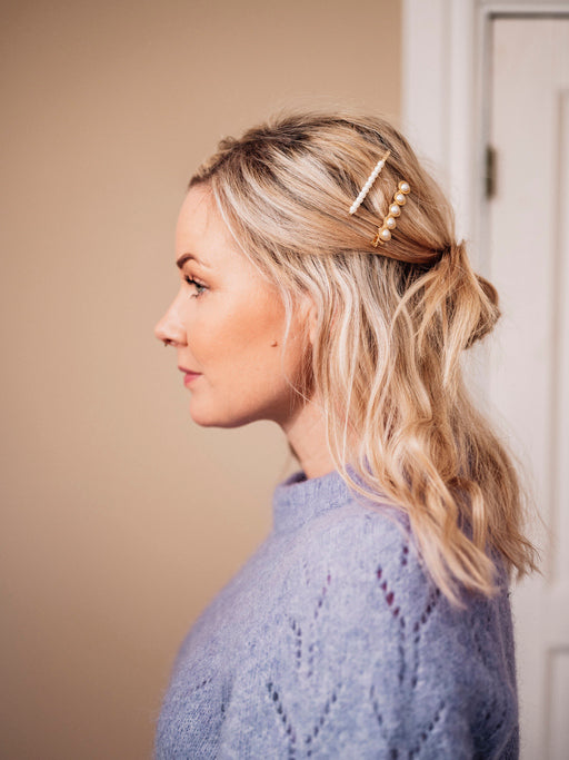 Updos for Thin Hair: Half Knot