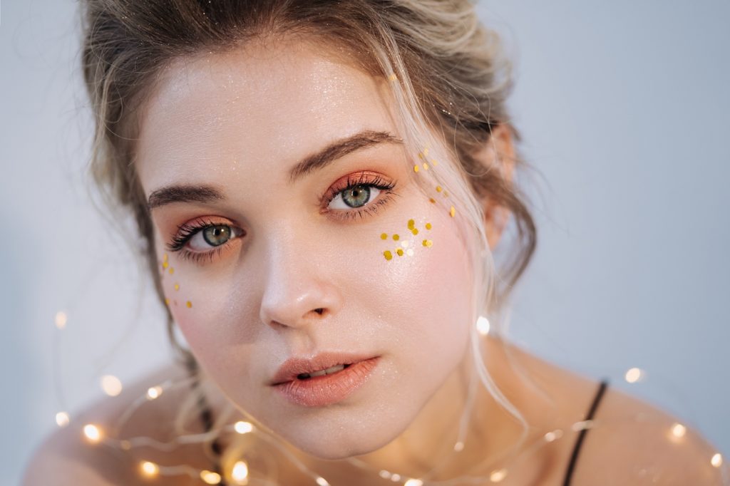 how to apply hair tinsel