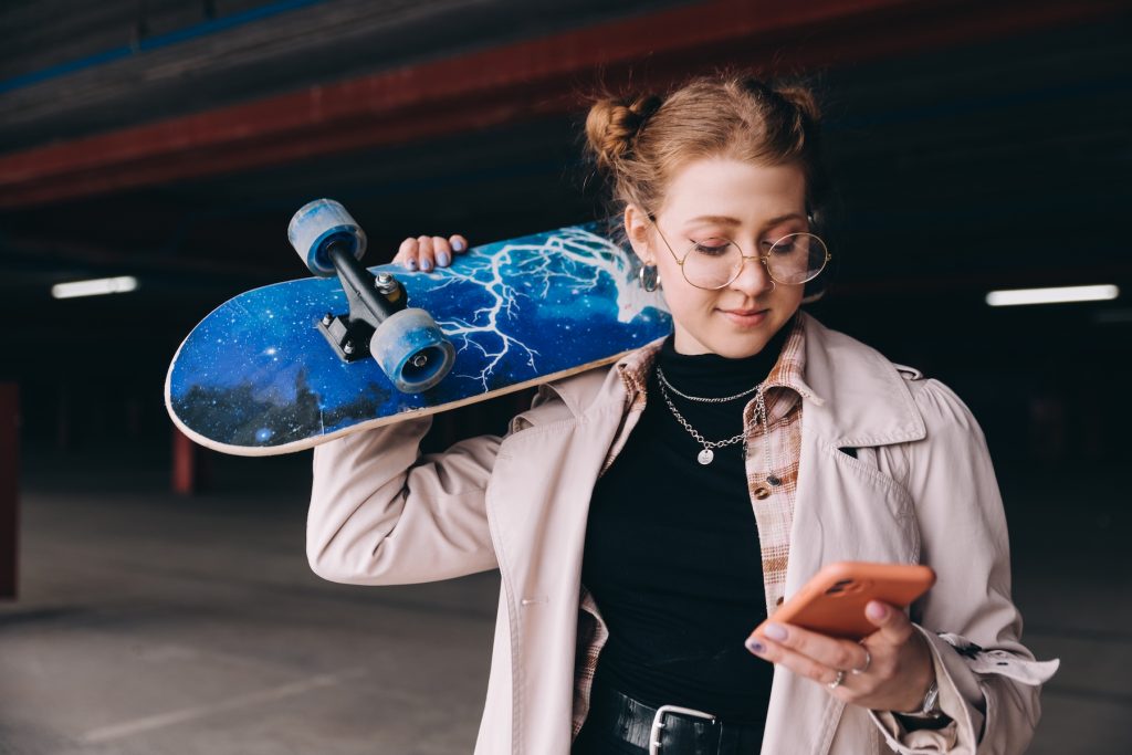 messy space buns gen z hairstyles