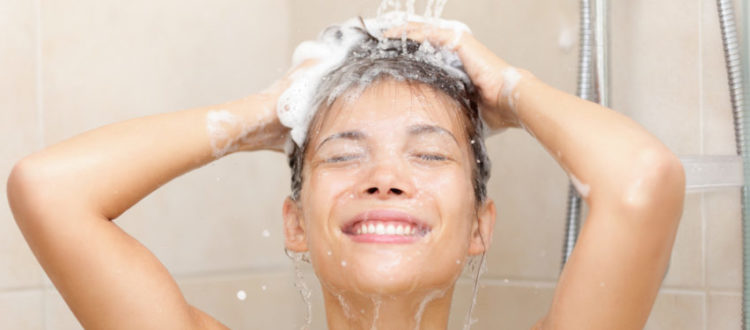 shampooing-hair-woman-shower-how-often-care-tips-toppik
